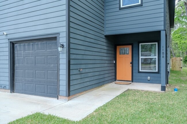 Photo - 110 Turner St