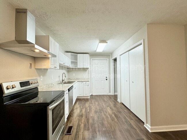 Photo - 3835 Mason Dr NW