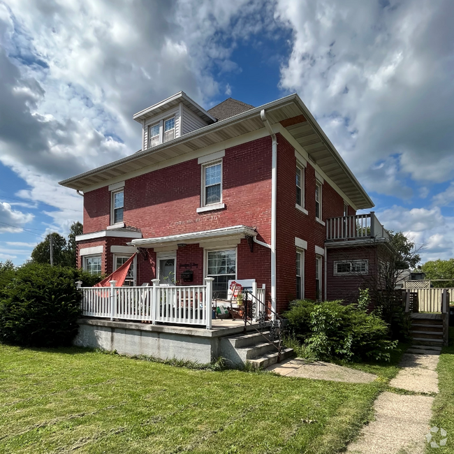 Building Photo - 1403 9th St Rental