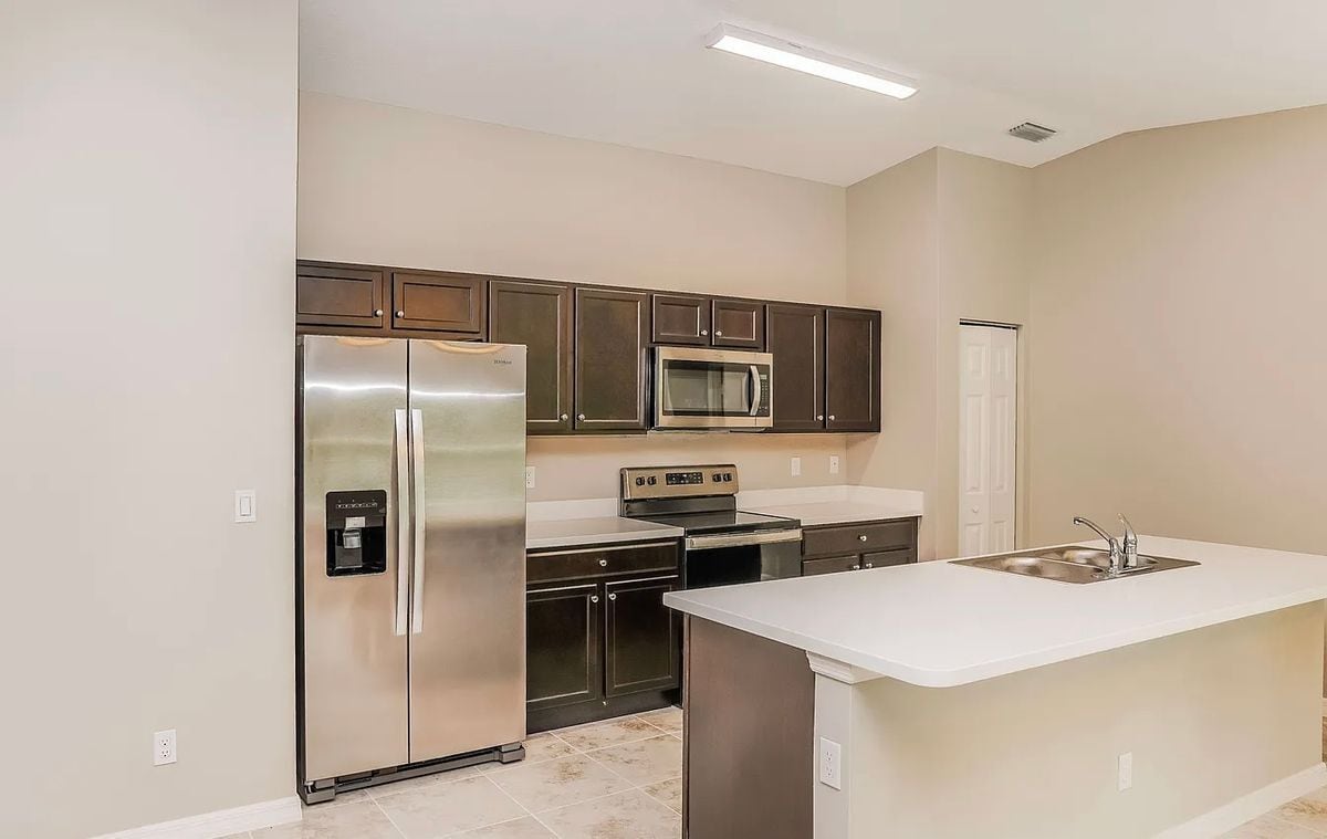 Photo - 434 La Croix Rd SW