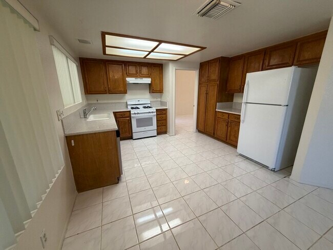 Photo - Carry Over Showing: This property has been shown before and will be rented to the first most qual...