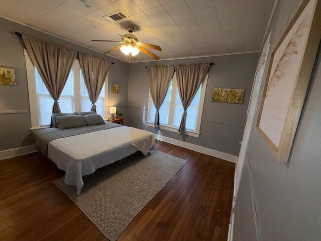 Photo - 1707 N 5th St