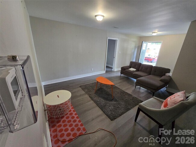 Photo - 2727 Englehardt St