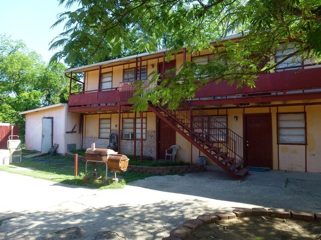 Hamilton Village - Hamilton Village