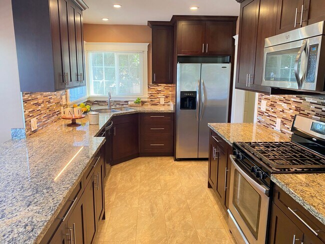 Photo - 10801 Beverly Ave