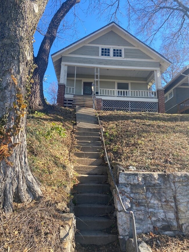 Building Photo - Cute Single Family Home close to KU Med