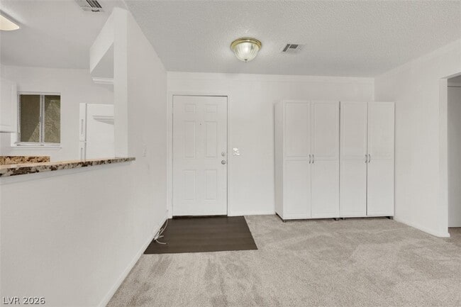 Photo - 2373 Wooster Cir Unidad D