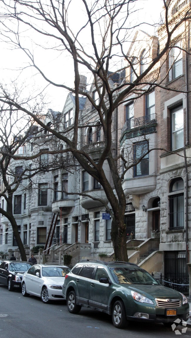 Photo - 58 W 87th St