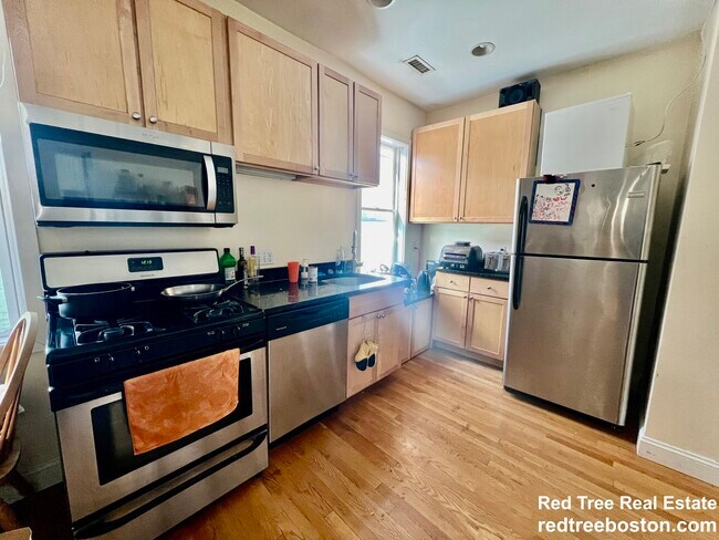 Photo - 24 Ashford St Unit 2