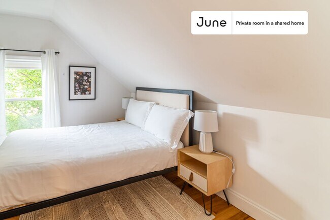 Photo - Room in Shared 6 bed/2 bath home Unidad D