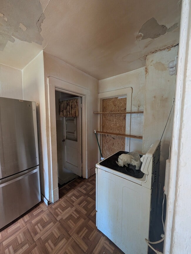 Photo - 715 W Thrush Ave