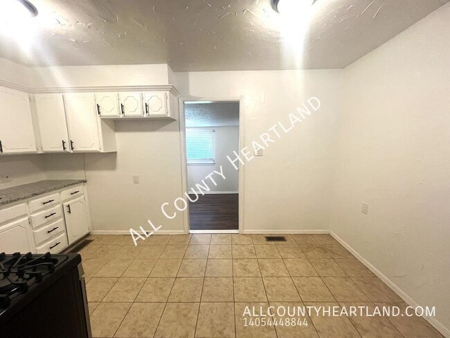 Photo - 7218 SE 15th St