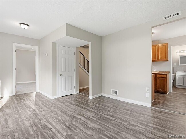 Photo - 1761 E Evelyn Ave