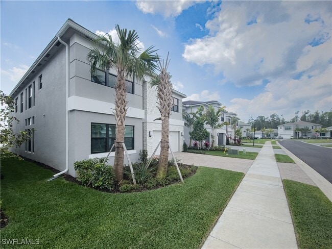 Building Photo - 12813 Hawkins Dr