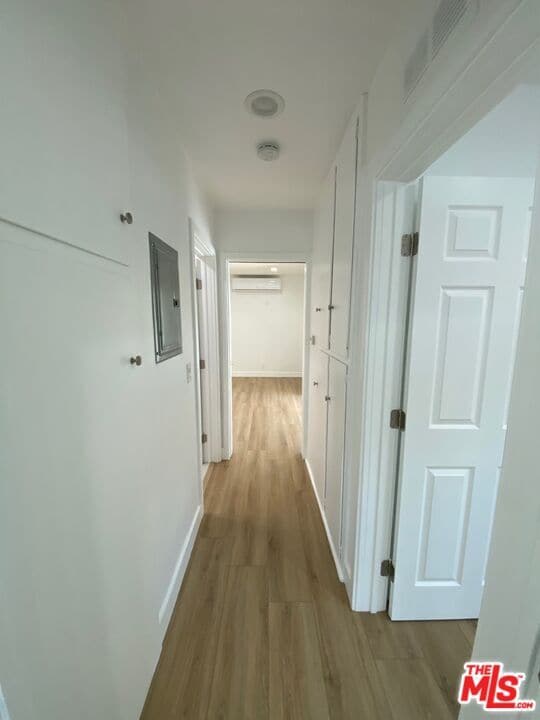 Photo - 1438 S Barrington Ave Unidad 1
