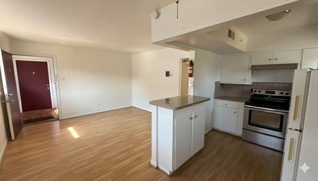 Building Photo - 1906 Binz St Unit 05