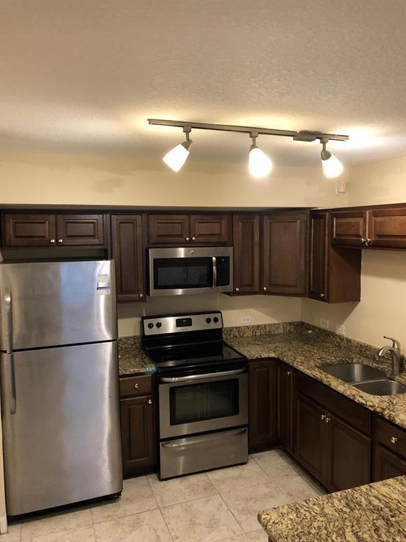 201 Villa Cir Unit 201