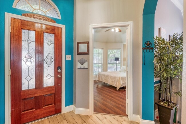 Photo - 506 Taskwood Dr