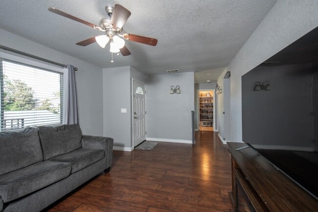 Photo - 3739 W Bullard Ave