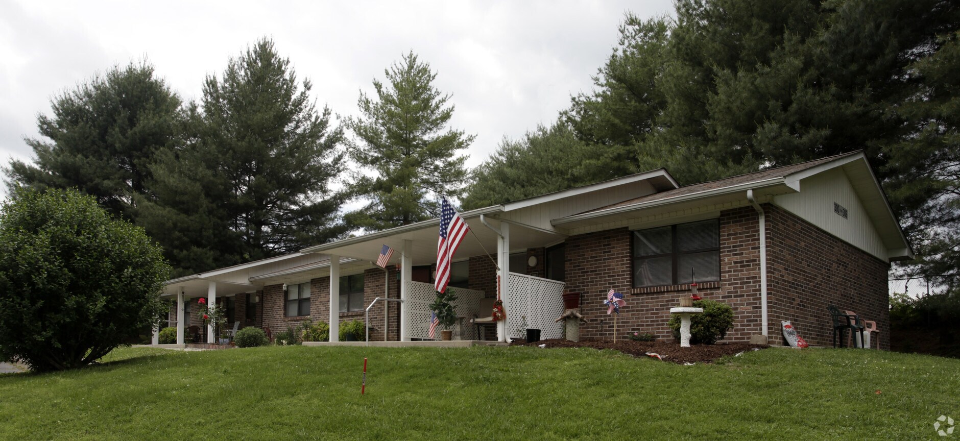 Photo - Lakewood Village Apartments