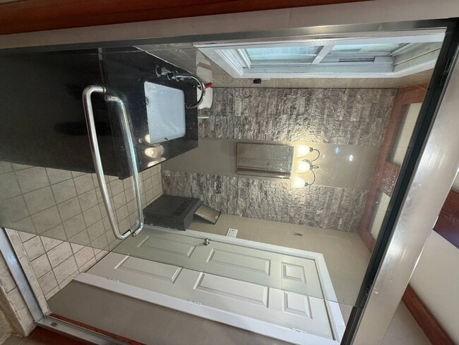 Photo - 1722 Hunt Ave