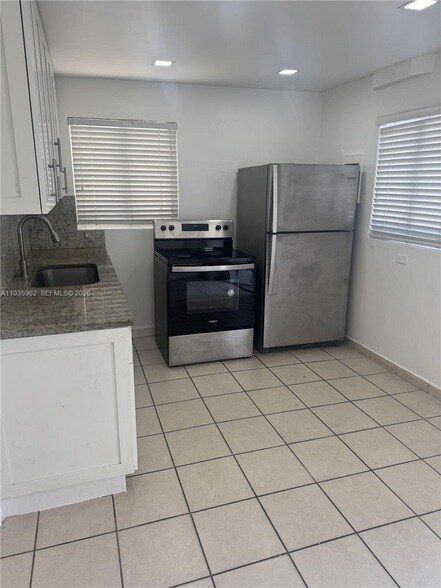 Photo - 290 NW 45th Ave