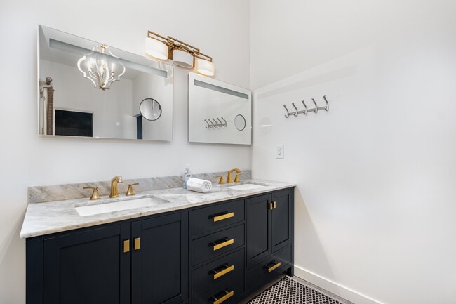 Photo - 4006 Apple Valley Dr