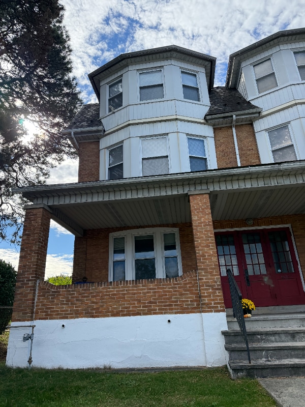 Building Photo - 1629 W Broad St Unit 2nd flr