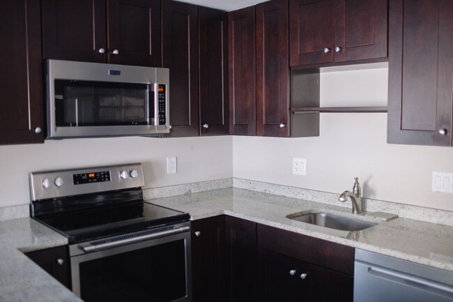 Photo - 92 N Bedford St