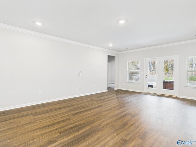 Photo - 157 High Leaf Dr