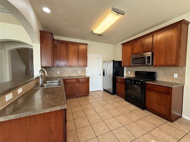 Photo - 1529 Tonia Loop