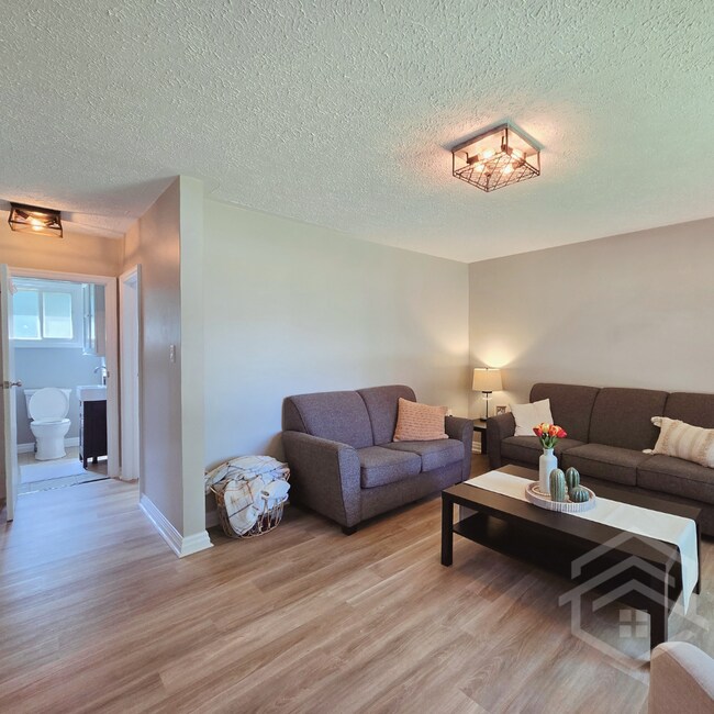 Photo - Charming 2+1 Bedroom in Norwich !!