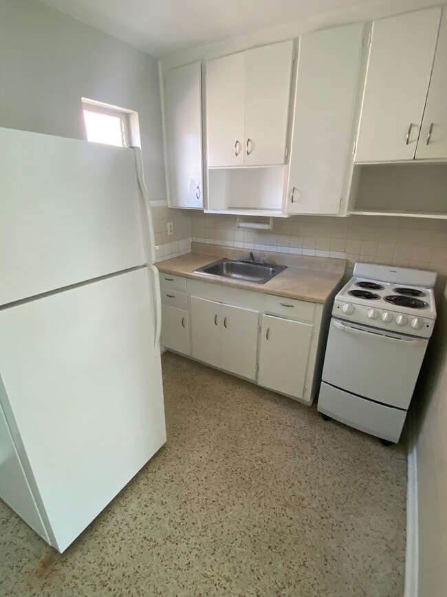 Photo - 711 Gotham Ct Unit B