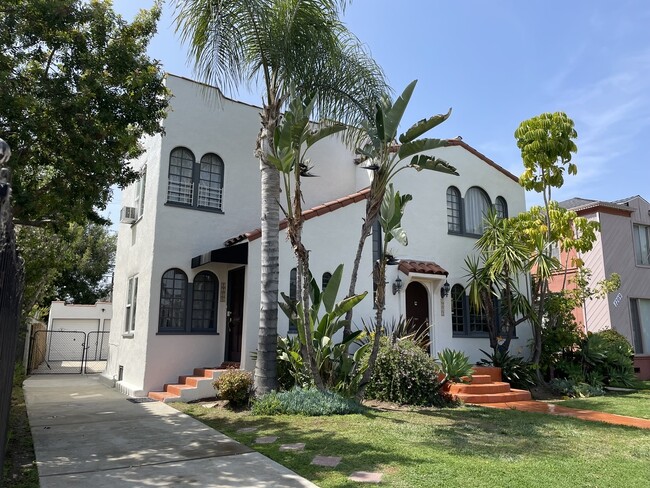 Front of House - 1215 S Ridgeley Dr Unit 1215 S Ridgeley Dr