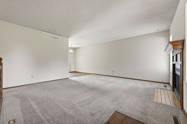 8432-8434 W Thurman
