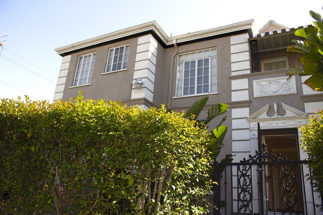 Photo - 5520 W Olympic Blvd Unidad 5520