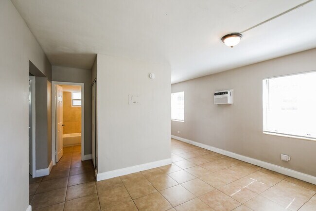 Photo - 2814 NW 6th St