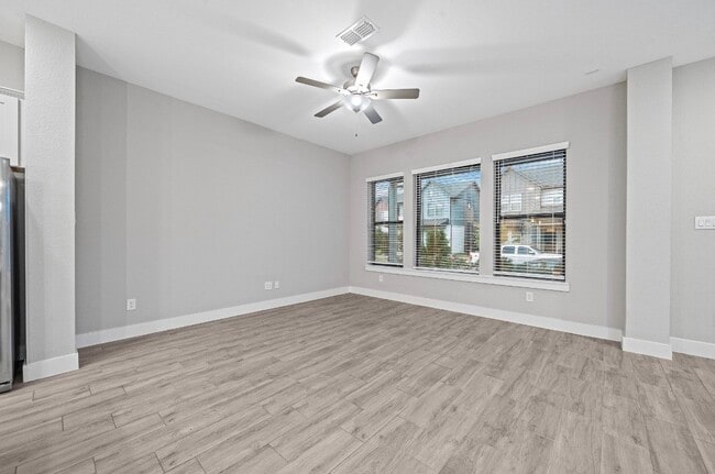 Building Photo - 18619 Admiration Dr