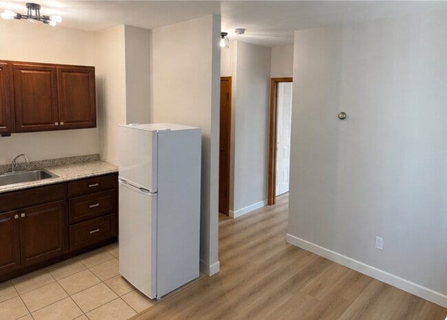 Photo - 3308 Girard Ave S Unidad 101