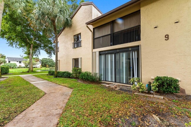 Photo - 3757 Cocoplum Cir Unit 3567