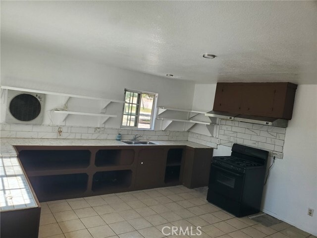 Photo - 2879 N State St