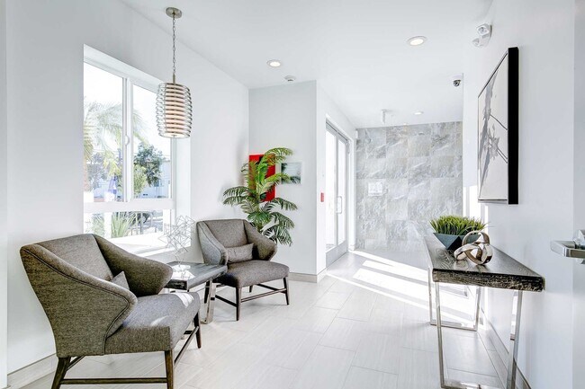 MODERNO North Hollywood