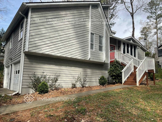 Building Photo - 232 Rustic Ridge Dr NE