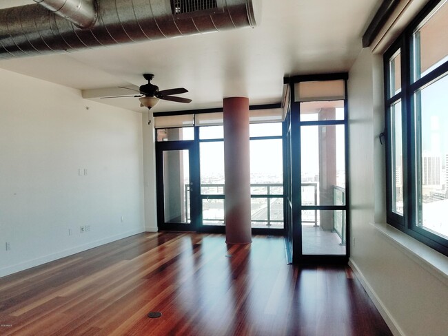 Building Photo - 310 S 4th St Unit 1405