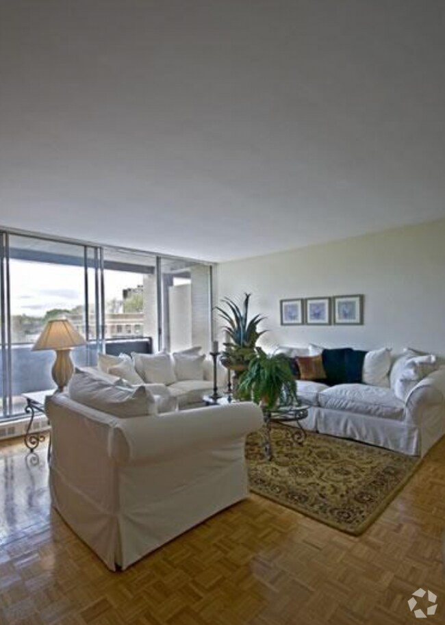 Building Photo - 135 Chiswick Rd Unit 207 Rental