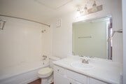 1BR, 1BA - 650SF