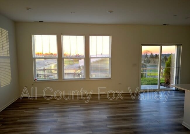 Photo - 1135 White Oak Cir