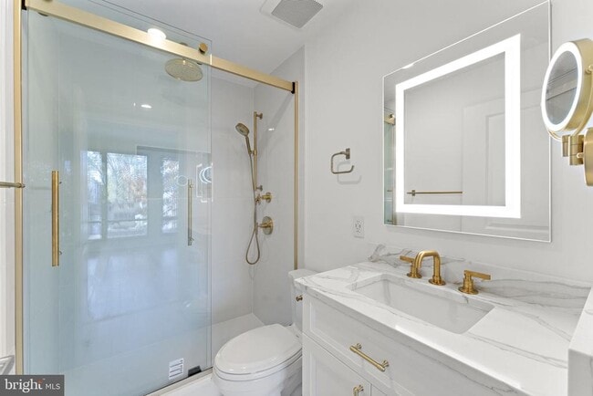 Photo - 1536 N Scott St