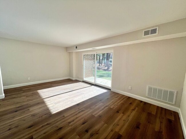 Photo - 1014 Sandlin Pl Unit B