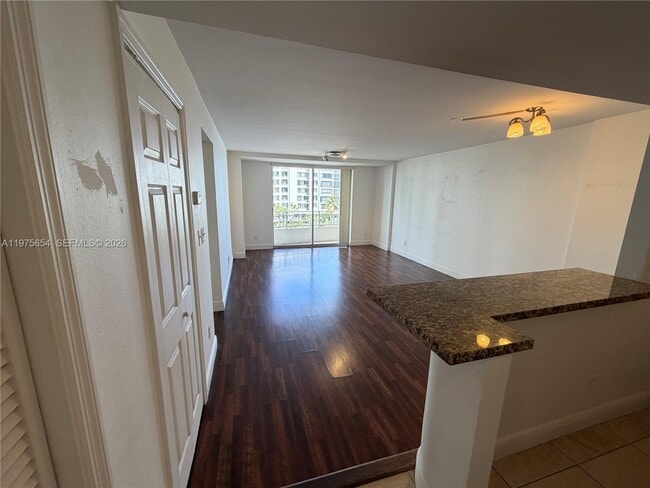 Photo - 770 Claughton Island Dr Unidad 707